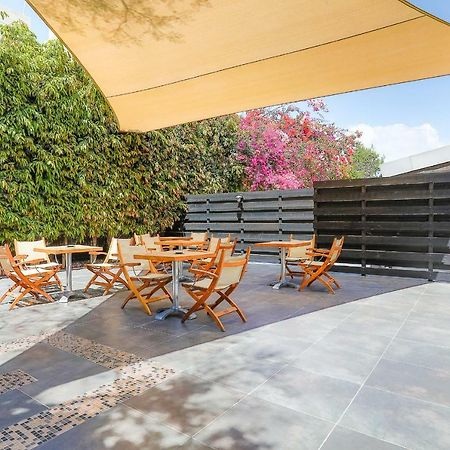 Vega Apartments Limassol Luaran gambar