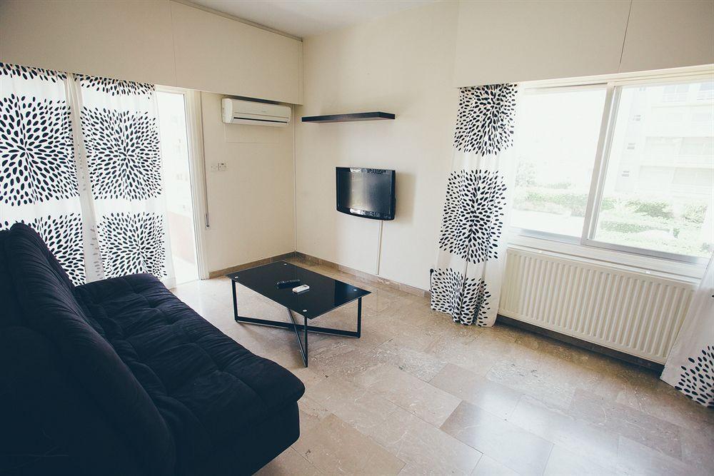 Vega Apartments Limassol Luaran gambar
