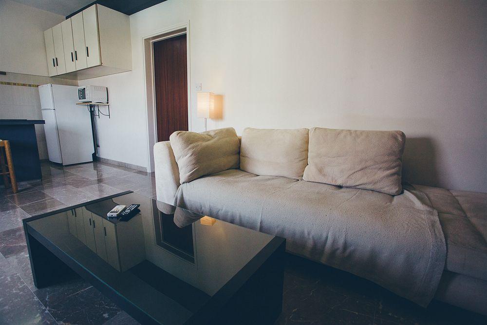Vega Apartments Limassol Luaran gambar