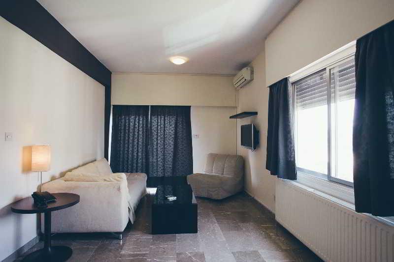 Vega Apartments Limassol Luaran gambar