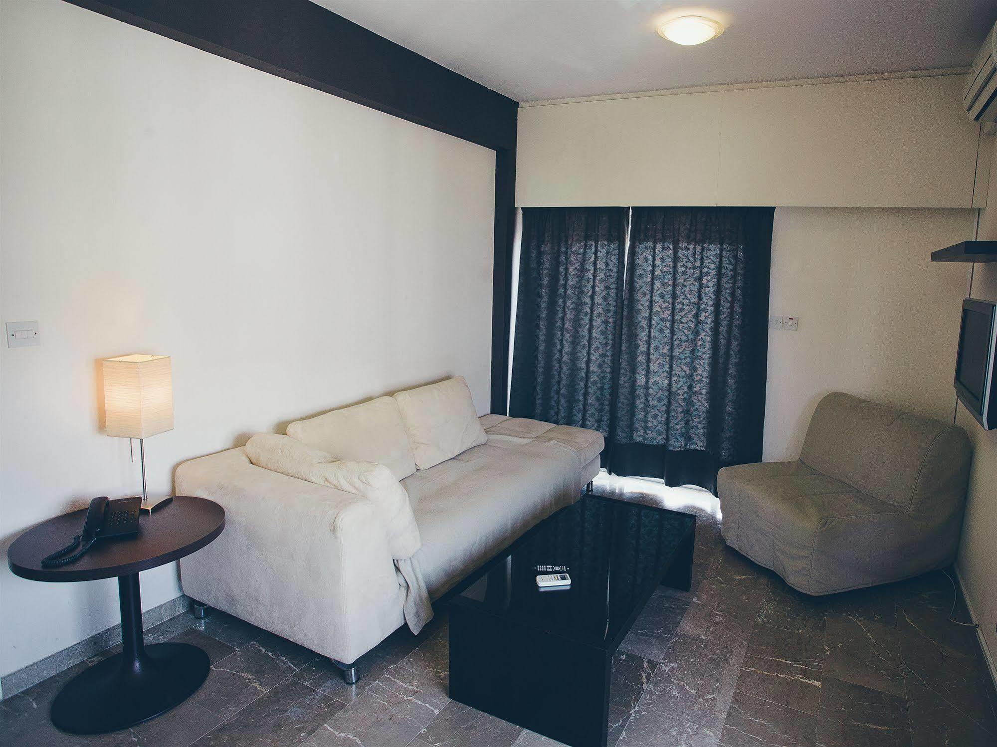 Vega Apartments Limassol Luaran gambar