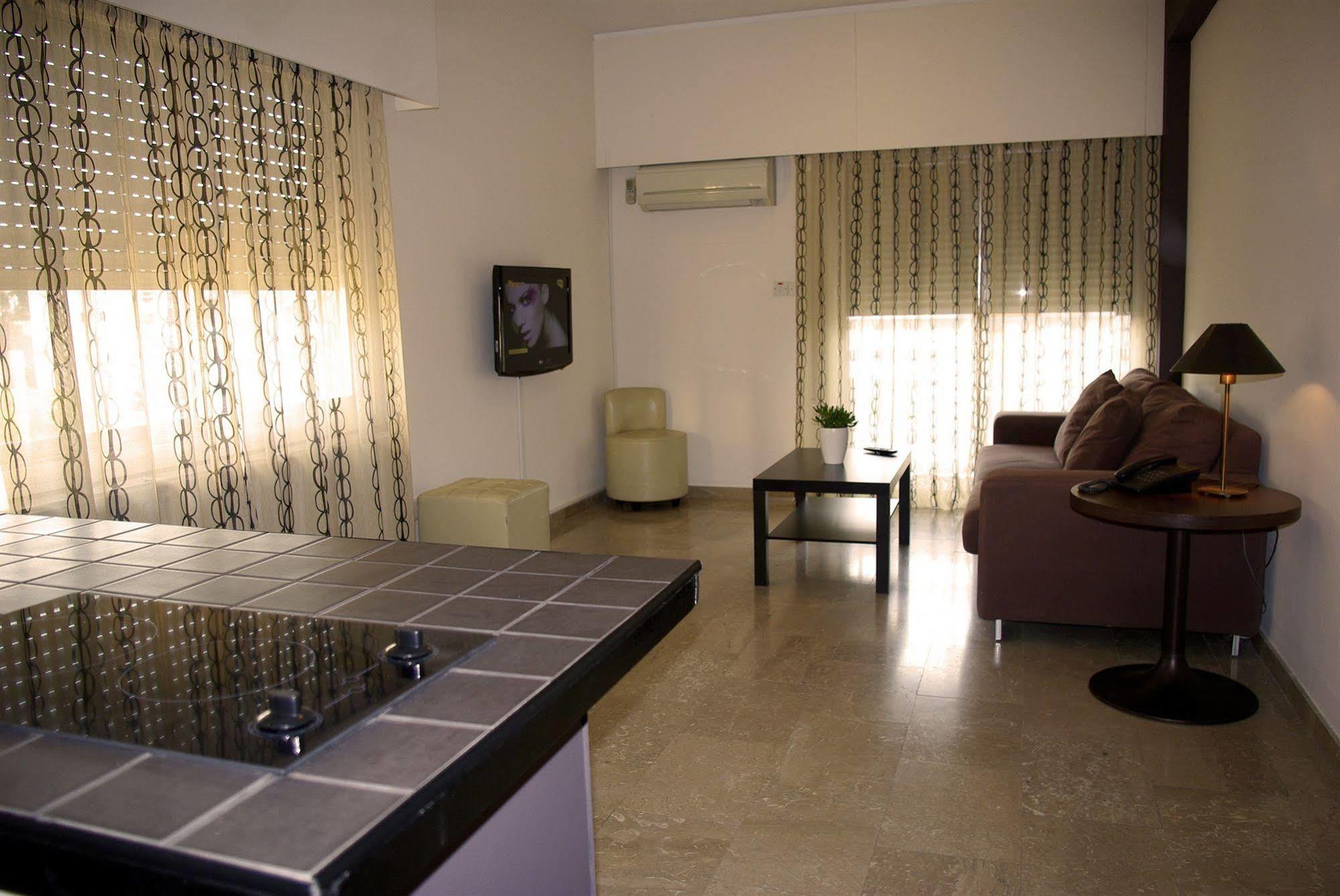 Vega Apartments Limassol Luaran gambar