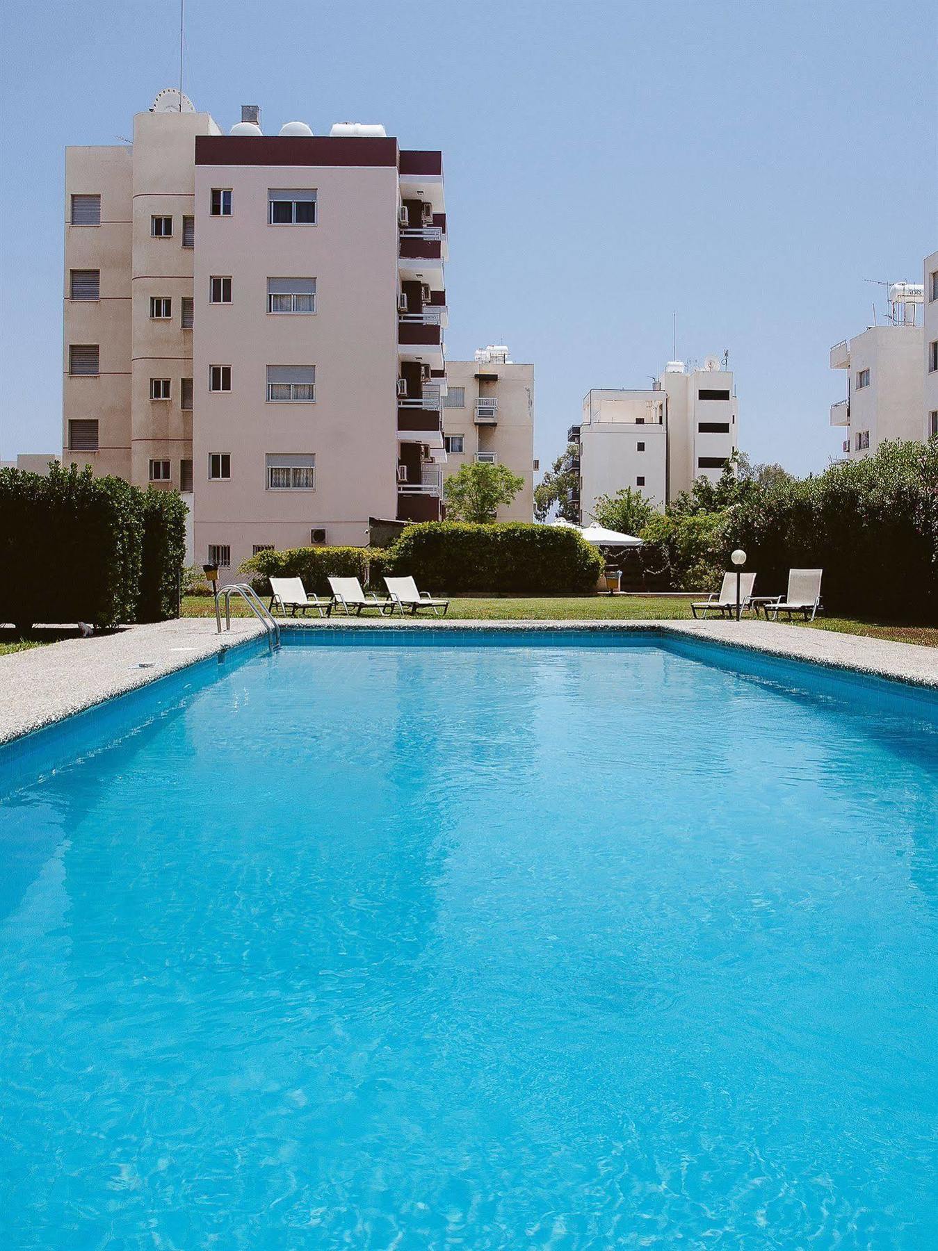 Vega Apartments Limassol Luaran gambar