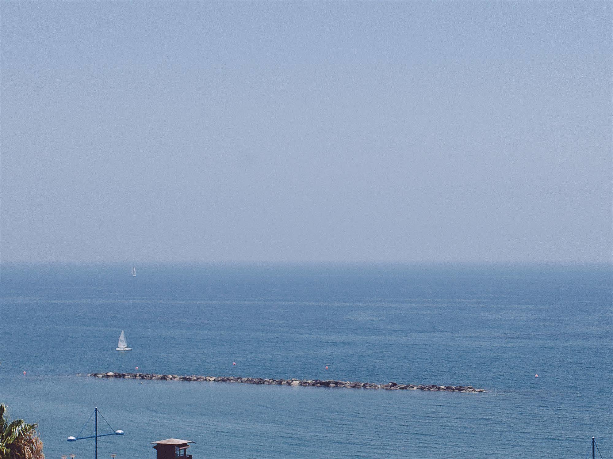 Vega Apartments Limassol Luaran gambar