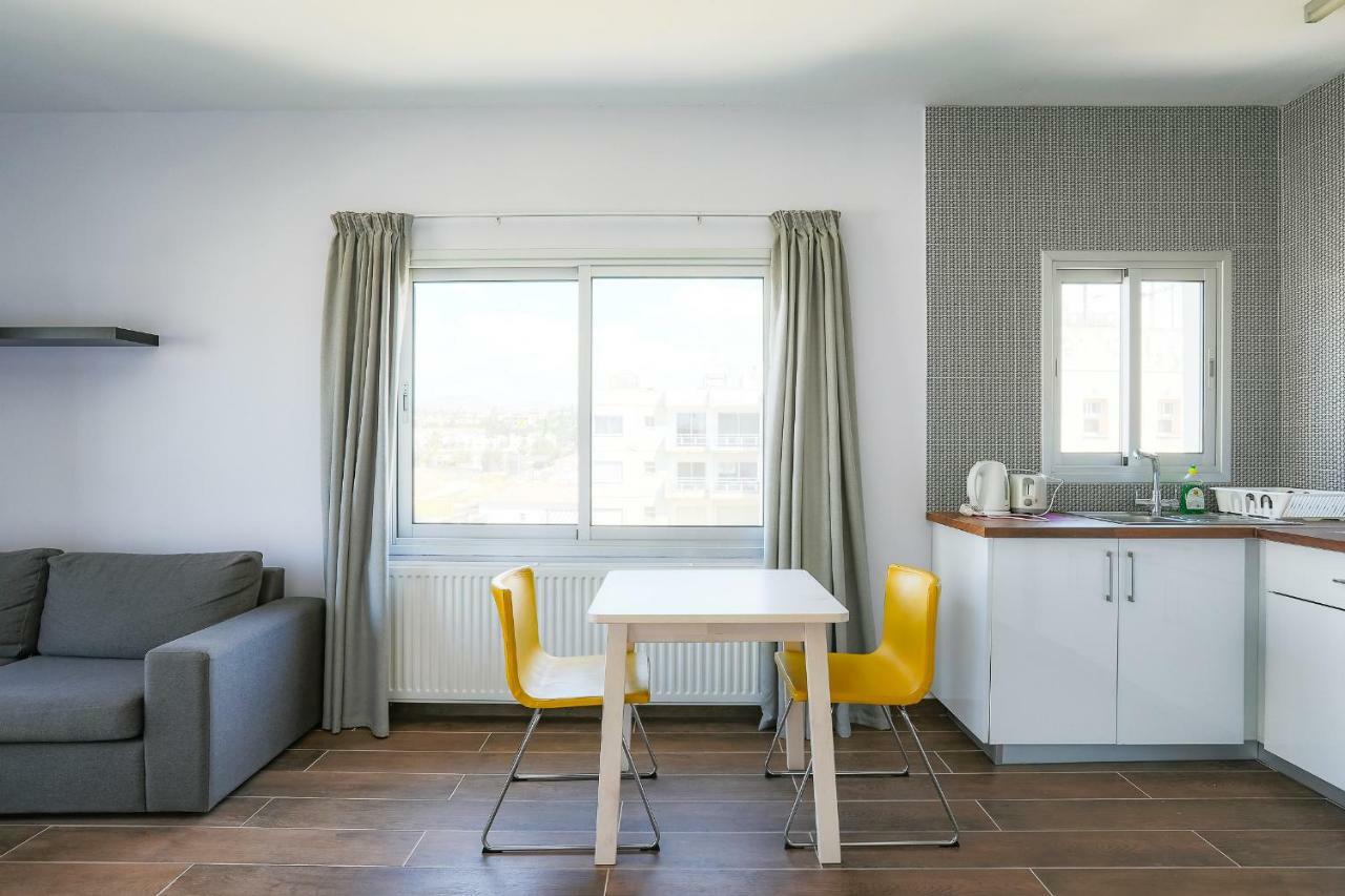 Vega Apartments Limassol Luaran gambar