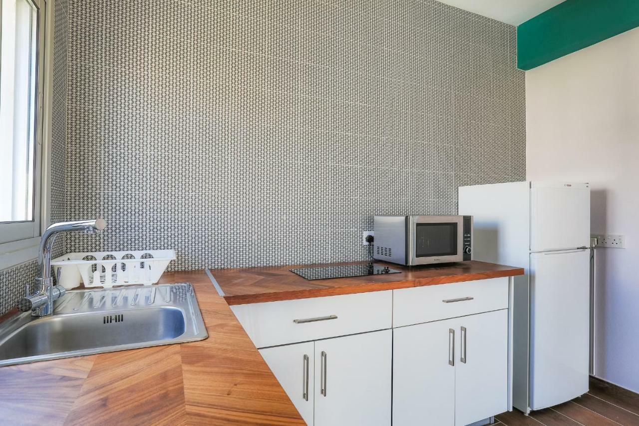 Vega Apartments Limassol Luaran gambar